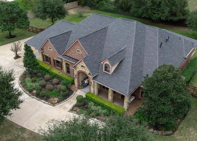 Property at 22114 E Meadowhurst Cir, Tomball, TX 77377, 5 beds, 3.5 baths