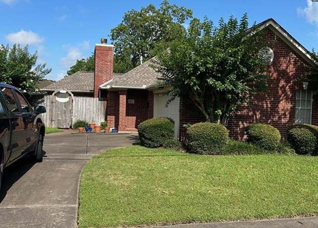 Property at 1110 Ivy Ave, Deer Park, TX 77536, 2 beds, 3 baths