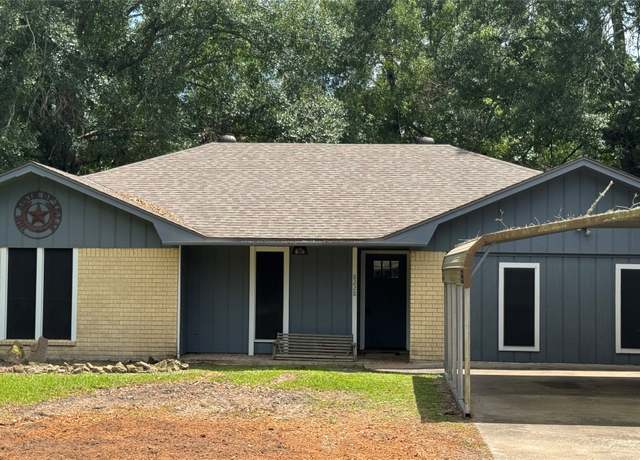 Property at 8228 Ponderosa Dr, Silsbee, TX 77656, 3 beds, 2 baths
