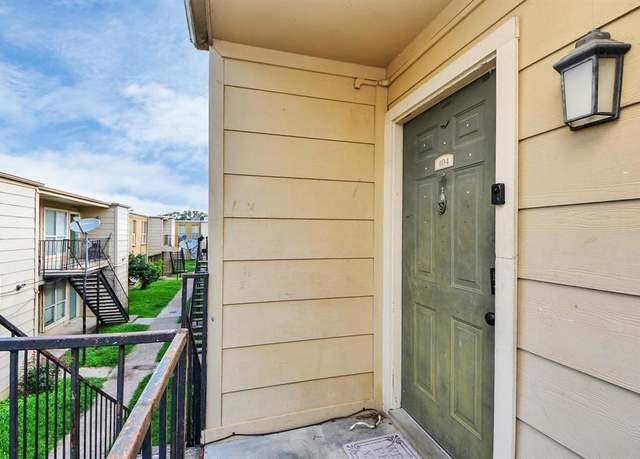 Property at 8100 Creekbend Dr #104, Houston, TX 77071, 3 beds, 2 baths