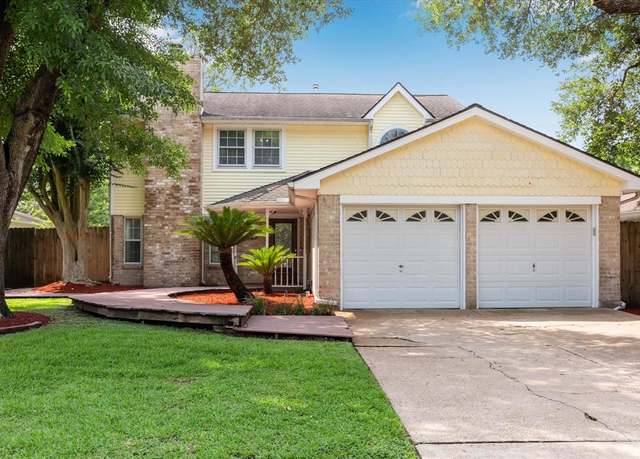 Property at 607 Oak Harbor Dr, Houston, TX 77062, 4 beds, 2.5 baths
