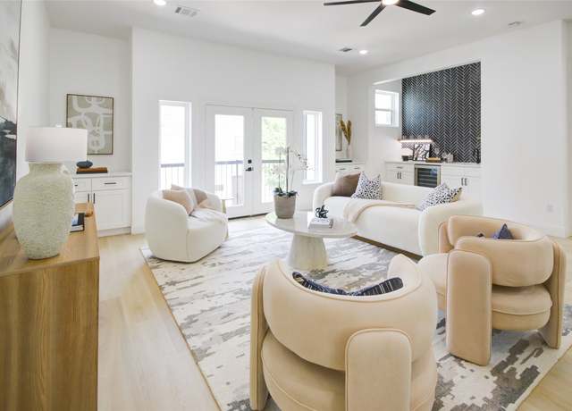 Property at 1214 W 24th St Unit E, Houston, TX 77008, 3 beds, 3.5 baths