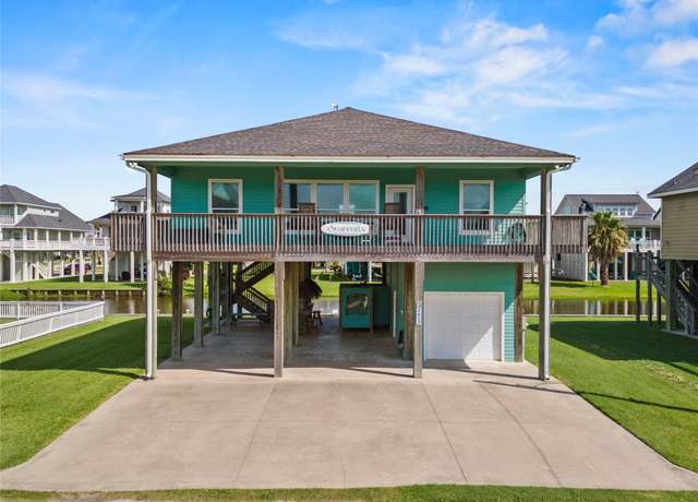 Property at 2617 Breaker Dr, Port Bolivar, TX 77650, 3 beds, 2.5 baths