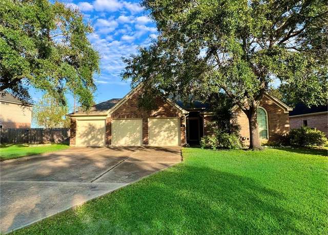 Property at 11 Crestview Trl, Houston, TX 77082, 4 beds, 2 baths