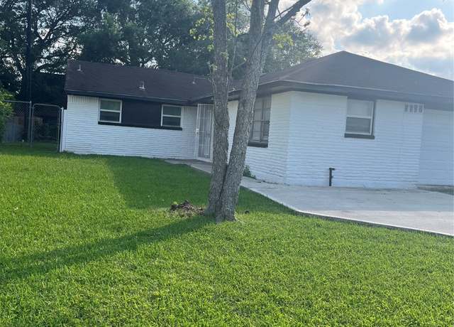 Property at 5502 Elm Tree Dr, Houston, TX 77048, 3 beds, 2 baths