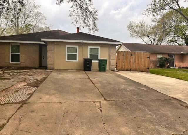 Property at 15834 Bazelbriar Ln, Houston, TX 77489, 4 beds, 2 baths