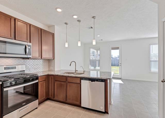 Property at 9423 Castillo Ct, Magnolia, TX 77354, 3 beds, 2.5 baths
