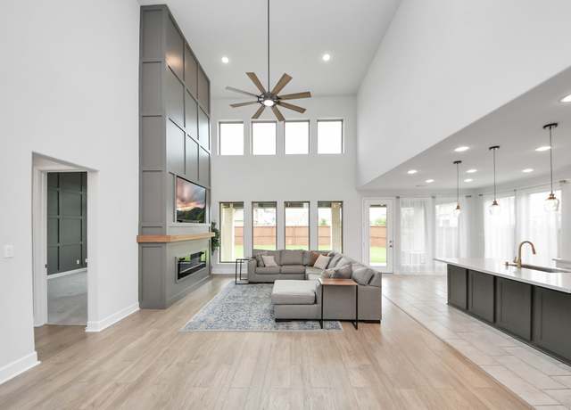 Property at 2006 Green Haven Ct, Missouri City, TX 77459, 4 beds, 3.5 baths