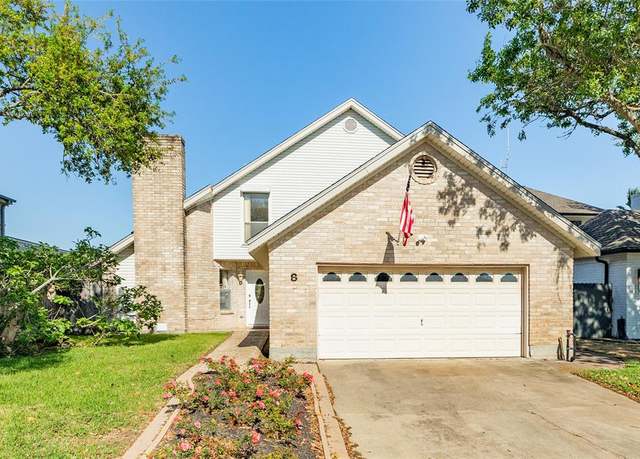 Property at 8 Lakeview Dr, Galveston, TX 77551, 4 beds, 2.5 baths