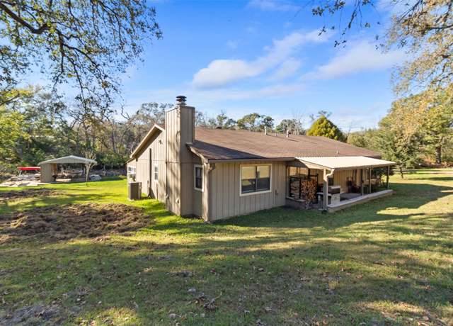 Property at 10072 Riley Green Rd, Franklin, TX 77856, 4 beds, 3 baths