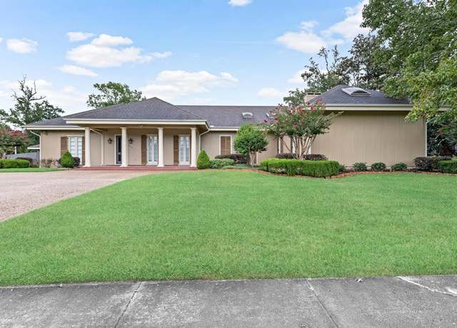 Property at 296 Ridgeland St, Beaumont, TX 77706, 3 beds, 3.5 baths