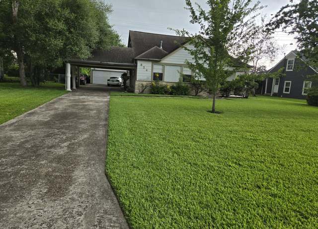 Property at 524 W 34th St, Houston, TX 77018, 3 beds, 2 baths