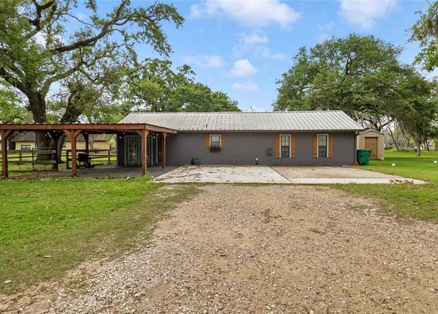 Property at 118 Dutch Lake Ct, Oyster Creek, TX 77541, 1 bed, 2 baths