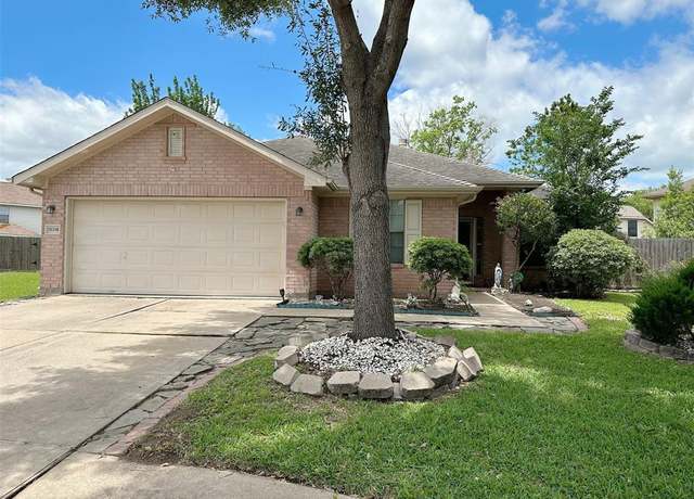 Property at 15318 Griggs Point Ln, Sugar Land, TX 77498, 3 beds, 2 baths