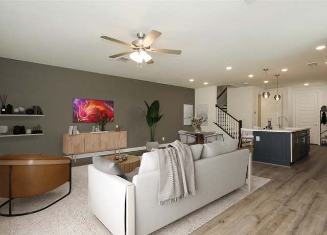Property at 305 E 40th St Unit B, Houston, TX 77018, 3 beds, 2.5 baths
