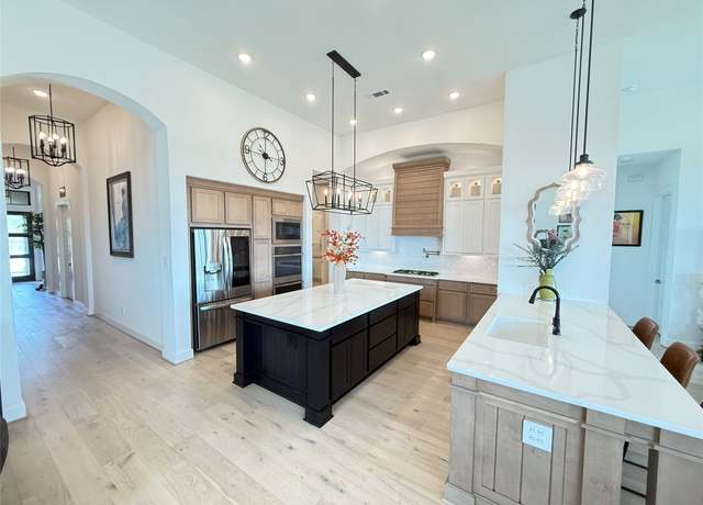 Property at 31306 Crescent Hill Dr, Fulshear, TX 77441, 4 beds, 3.5 baths
