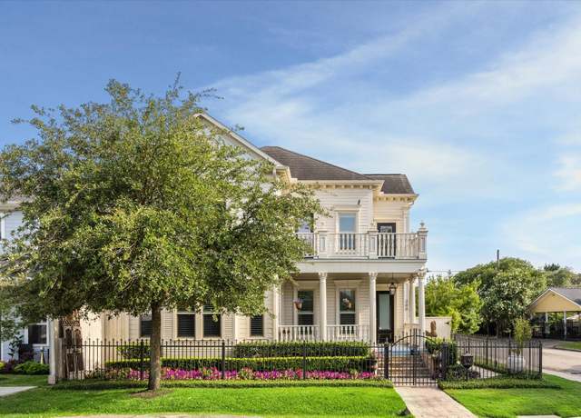 Property at 300 E 26th St, Houston, TX 77008, 3 beds, 2.5 baths