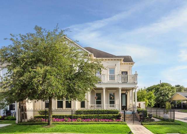 Property at 300 E 26th St, Houston, TX 77008, 3 beds, 2.5 baths