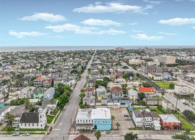 Property at 1805 Market St, Galveston, TX 77550, 4 beds, 3.5 baths