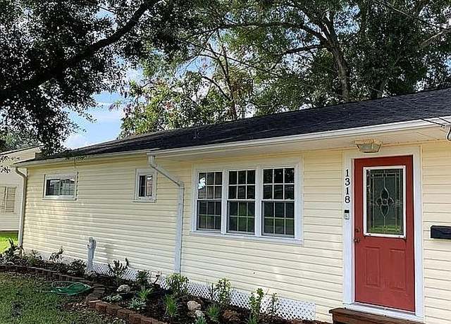 Property at 1318 Herring Ave, Port Neches, TX 77651, 3 beds, 2 baths