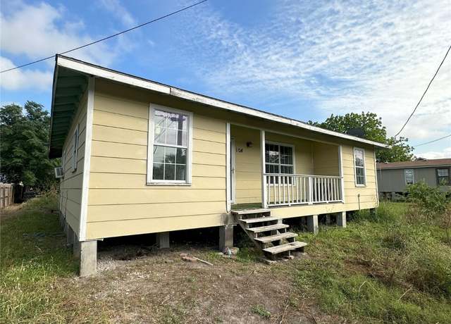 Property at 104 Haisley Ave, Odem, TX 78370, 4 beds, 1 bath