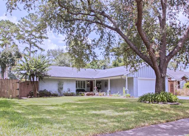 Property at 2103 Woodvine Dr, Houston, TX 77055, 1 bed, 1.5 baths