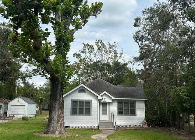 Property at 321 S Arcola St, Angleton, TX 77515, 2 beds, 1 bath