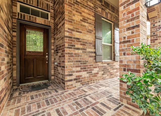 Property at 6423 Hunters Creek Ln, Baytown, TX 77521, 4 beds, 3 baths