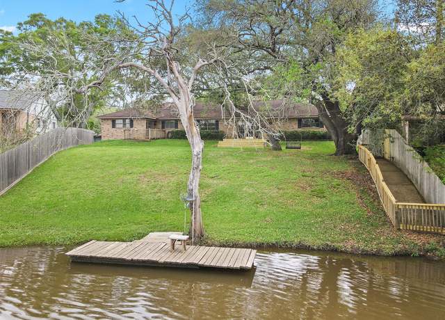 Property at 115 Bayou Glen St, Hitchcock, TX 77563, 3 beds, 2.5 baths