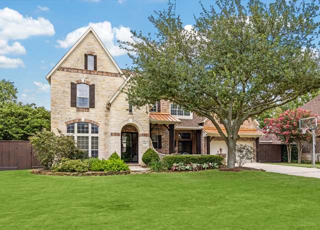 Property at 7624 Brykerwoods Dr, Houston, TX 77055, 4 beds, 4.5 baths