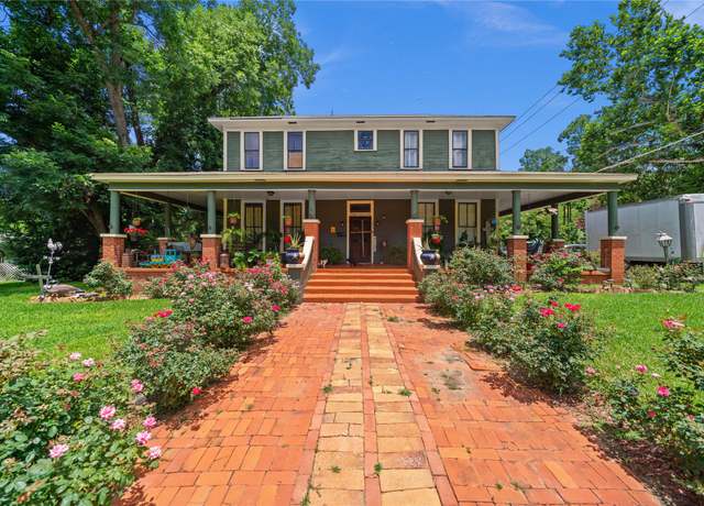 Property at 246 W 6th St, Rusk, TX 75785, 5 beds, 3 baths