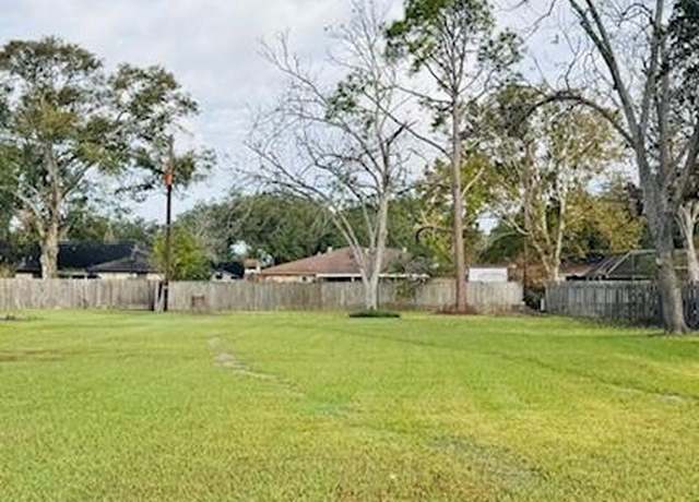 Property at 3009 La Vista Ave, Bay City, TX 77414
