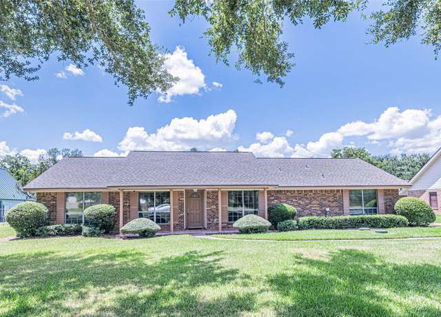 Property at 2254 Sterling Dr, Pearland, TX 77584, 4 beds, 2.5 baths