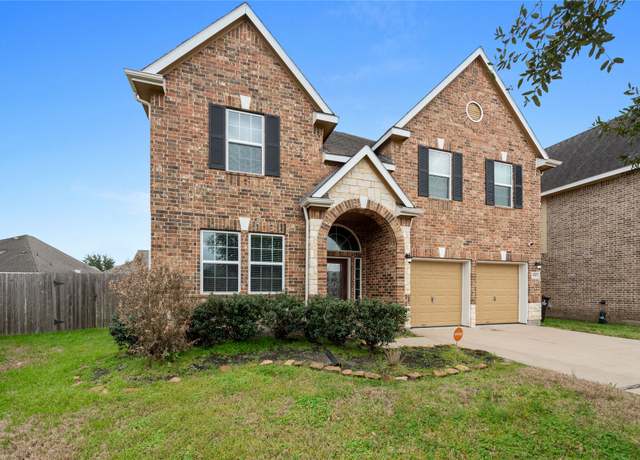 Property at 970 Jennifer St, Alvin, TX 77511, 4 beds, 3.5 baths