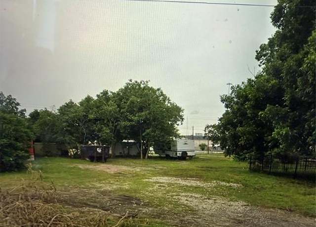 Property at 3114 Cavalcade St, Houston, TX 77026