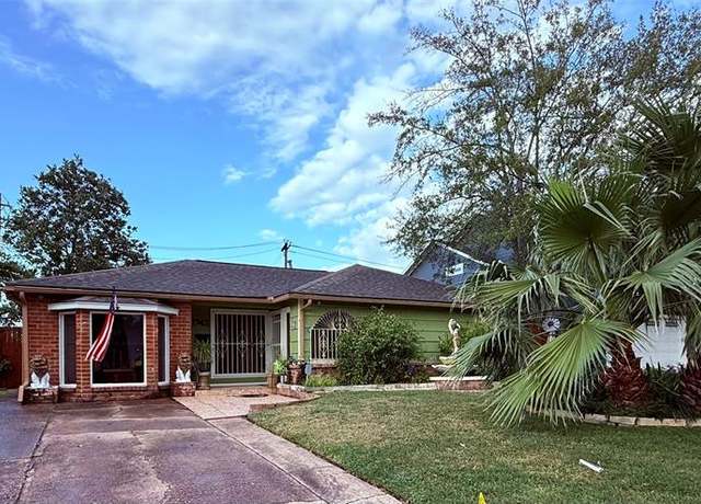 Property at 1742 Gardenia Dr, Houston, TX 77018, 3 beds, 1.5 baths
