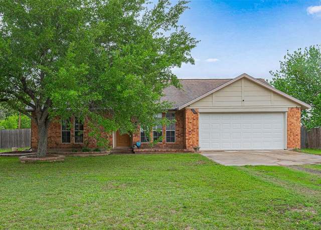 Property at 1207 Westgate Dr, Wharton, TX 77488, 3 beds, 2 baths