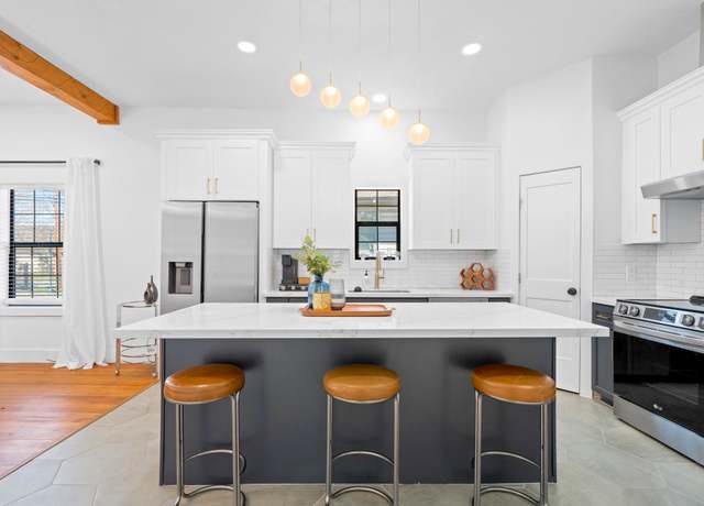 Property at 128 N Jenkins St, Houston, TX 77003, 3 beds, 2 baths