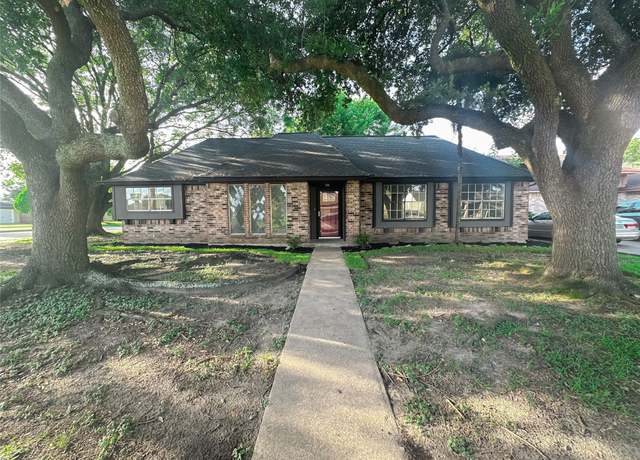 Property at 5230 Meadow Place Dr, La Porte, TX 77571, 3 beds, 2 baths