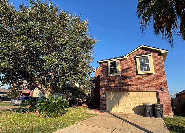 Property at 1017 Hamilton St, Alvin, TX 77511, 4 beds, 2.5 baths
