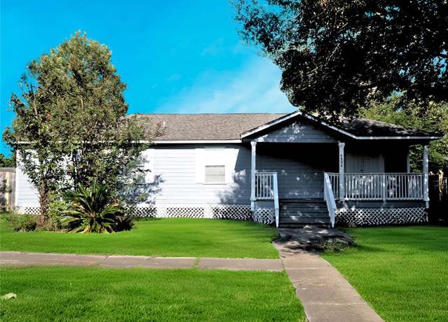 Property at 6824 Eastwood St, Houston, TX 77021, 3 beds, 2.5 baths