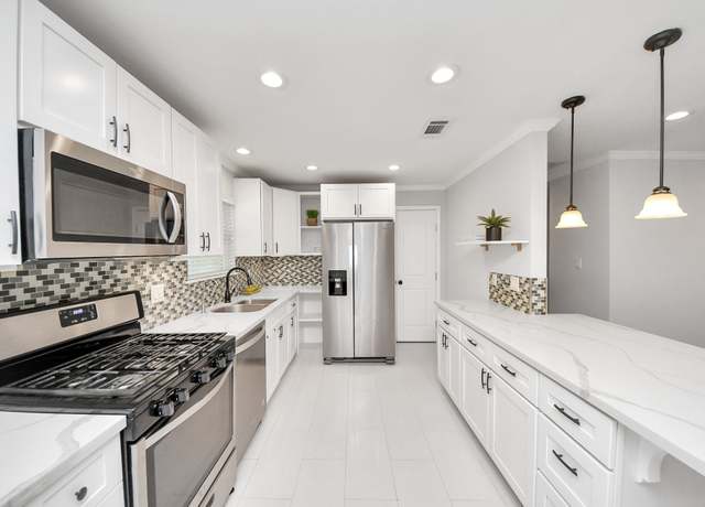 Property at 5222 W 43rd St, Houston, TX 77092, 4 beds, 1.5 baths