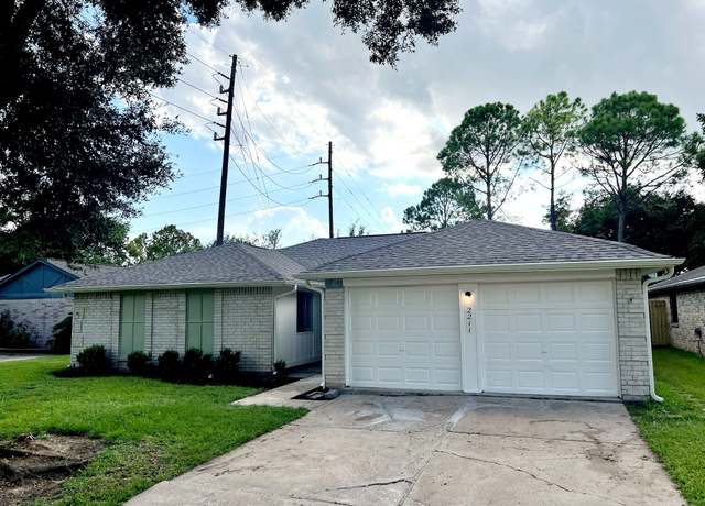 Property at 2211 Collingsfield Dr, Sugar Land, TX 77478, 3 beds, 2 baths