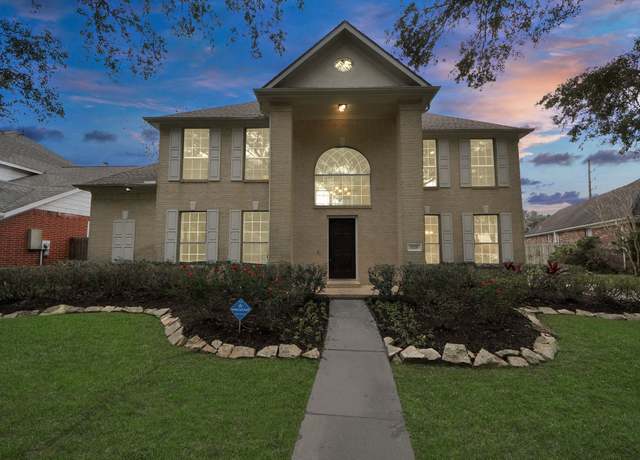 Property at 8119 Meadow Vista Dr, Missouri City, TX 77459, 4 beds, 3.5 baths