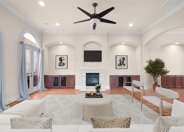 Property at 5459 John Dreaper Dr, Houston, TX 77056, 3 beds, 3.5 baths