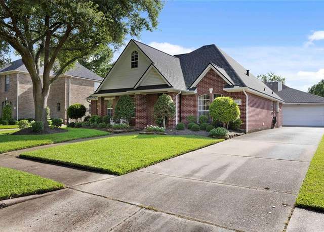 Property at 5202 White Manor Dr, Pasadena, TX 77505, 4 beds, 3 baths