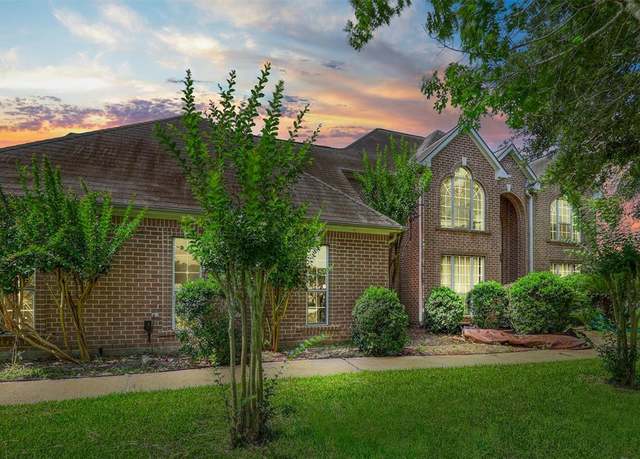 Property at 9131 Crown Jewel Dr, Richmond, TX 77469, 5 beds, 3.5 baths
