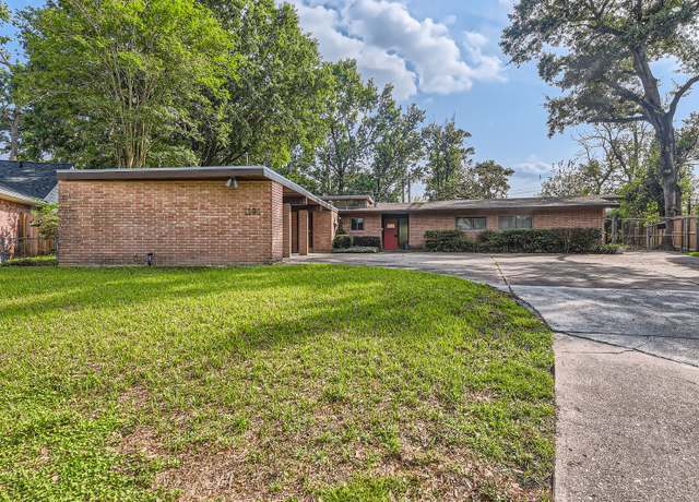 Property at 1191 Chamboard Ln, Houston, TX 77018, 4 beds, 2.5 baths