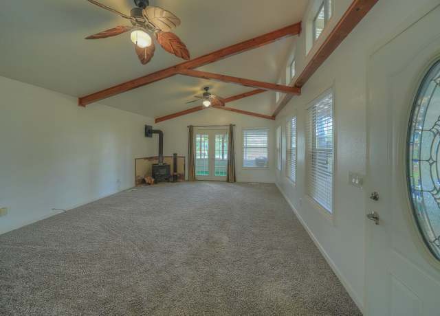 Property at 96 N Lakeside Dr, Huntsville, TX 77320, 2 beds, 1 bath