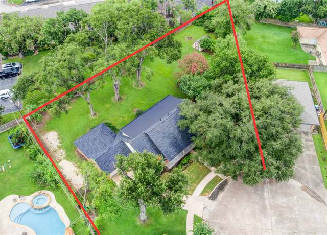 Property at 5103 Donna Lynn Ct, Houston, TX 77092, 5 beds, 2.5 baths